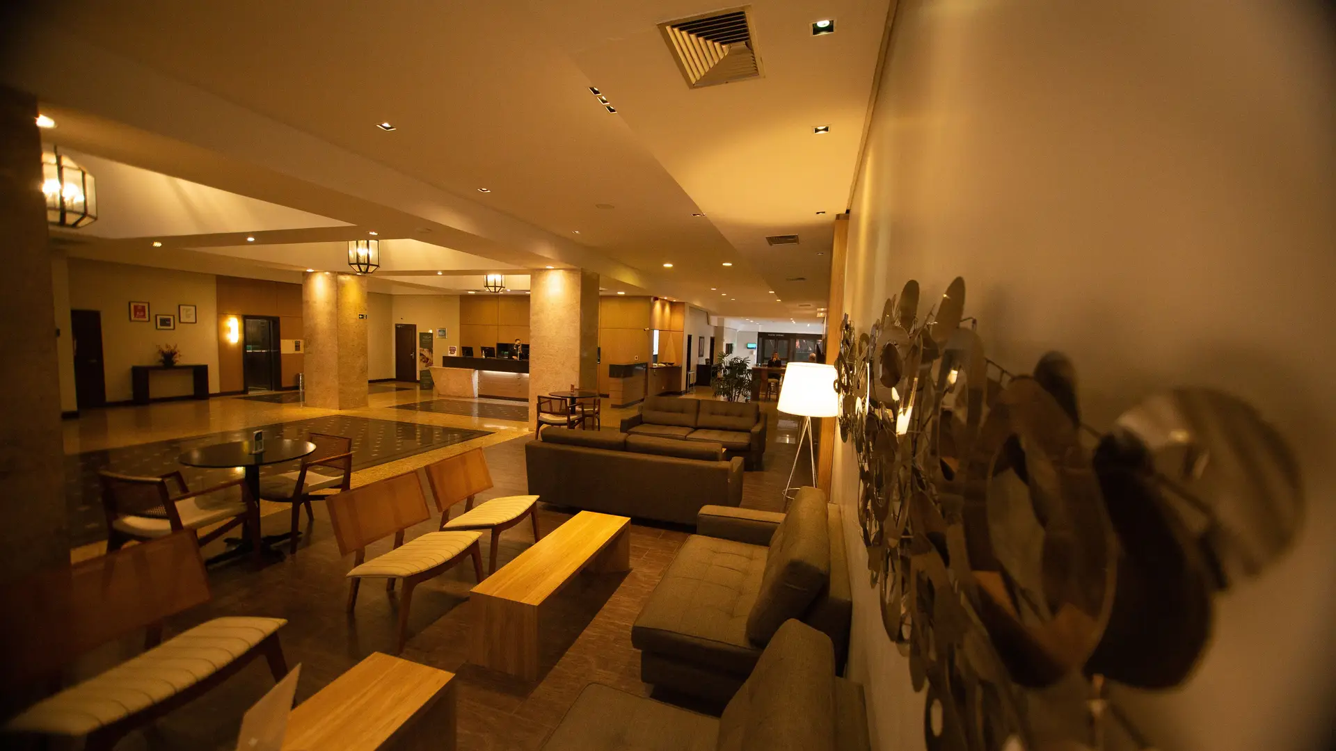 Velsoravianluxestay modern guest lounge
