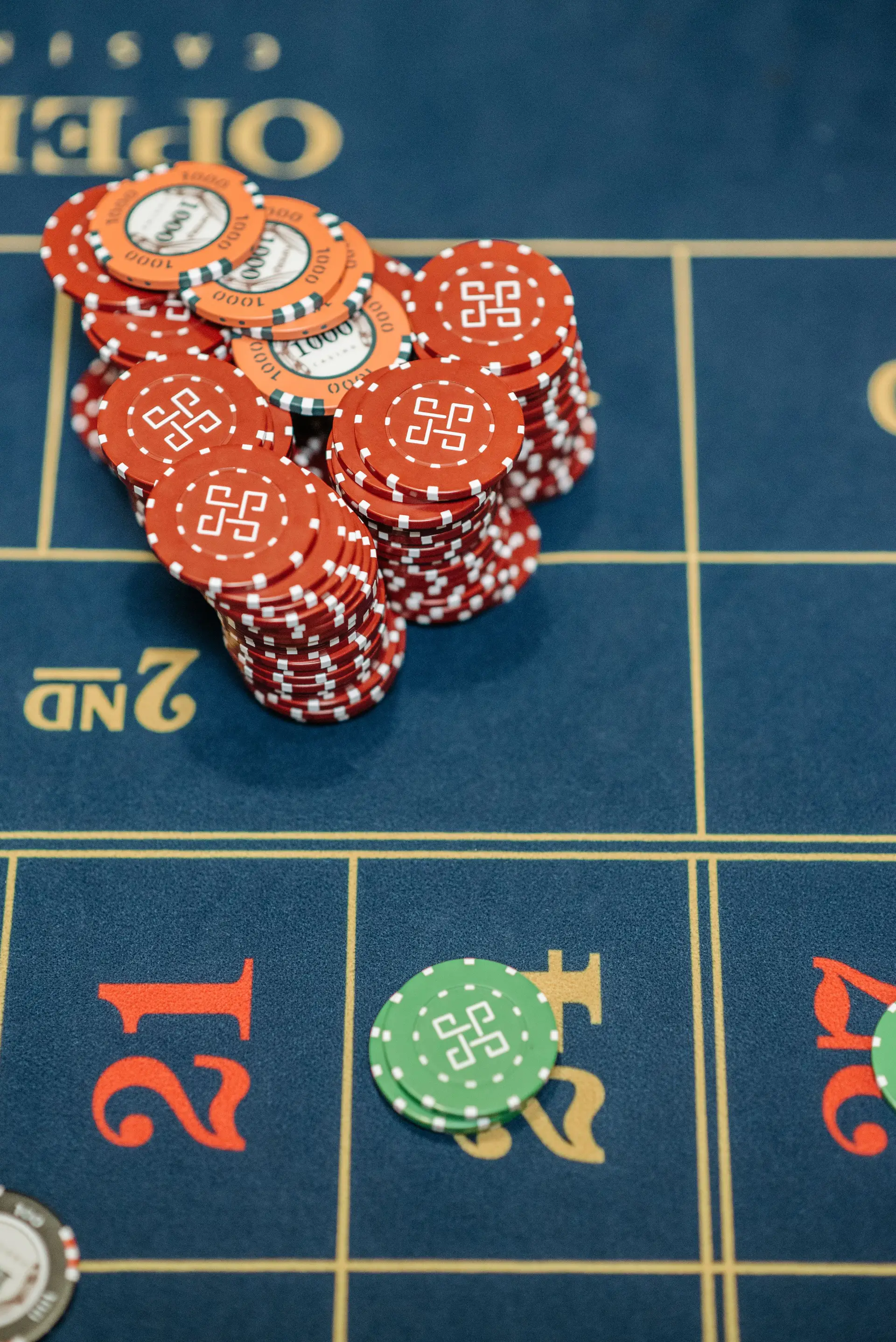 Poker table